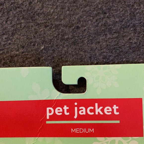 NWT Dog jacket, water resistant, soft fleece underside to keep them warm medium - Picture 5 of 6